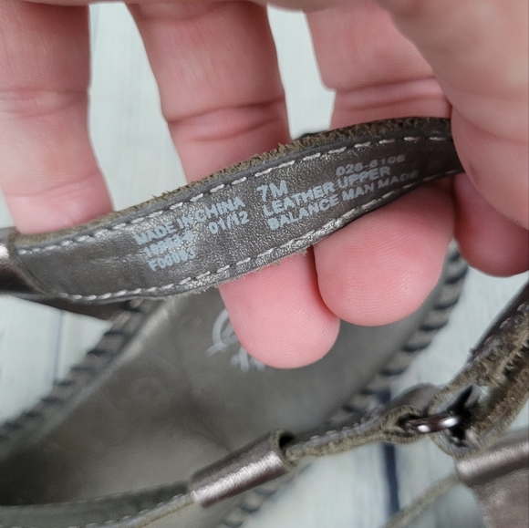 STRICTLY COMFORT | metallic strappy gladiator low heel sandals - Picture 9 of 9